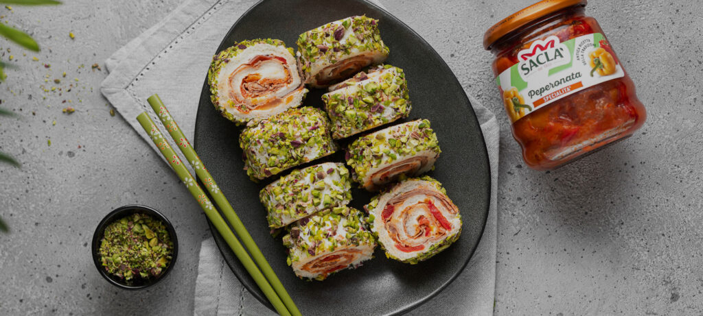 ”Sushi”-leipä Saclà Peperonatalla, naudanpaistilla ja tuorejuustolla